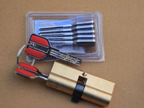 自流井24小时上门开锁公司